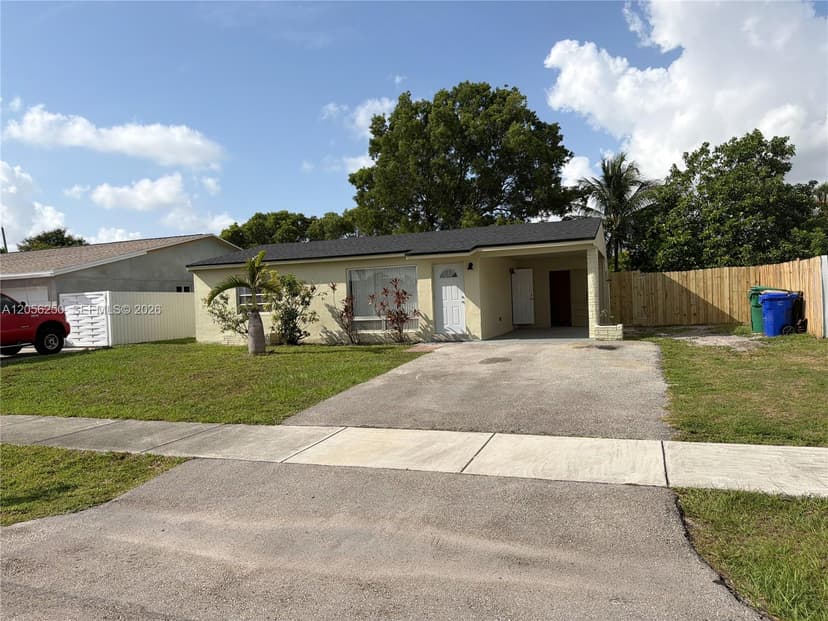 4940 SW 18th St, Fort Lauderdale FL 33317