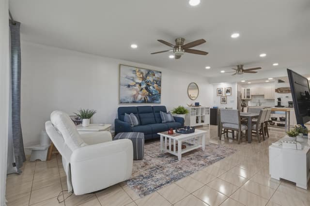 9200 N Hollybrook Lake Drive # 310, Pembroke Pines FL 33025 - Pembroke Pines, FL - Photo 4