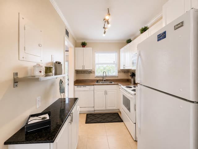 2651 SUNRISE LAKES Drive E # 310, Sunrise FL 33322 - Sunrise, FL - Photo 2