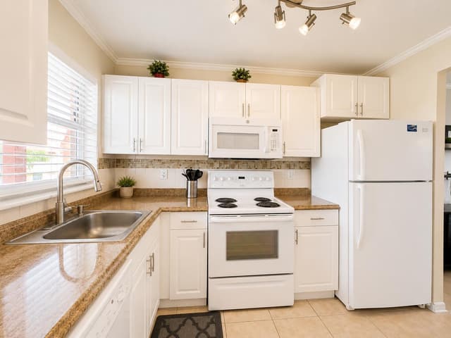 2651 SUNRISE LAKES Drive E # 310, Sunrise FL 33322 - Sunrise, FL - Photo 3