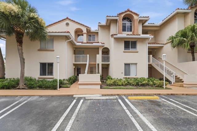 20101 Glenmoor Drive, West Palm Beach FL 33409 - West Palm Beach, FL - Photo 2