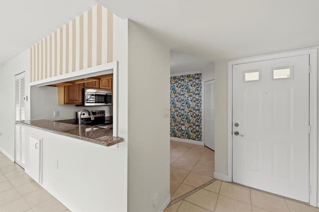 20101 Glenmoor Drive, West Palm Beach FL 33409 - West Palm Beach, FL - Photo 7
