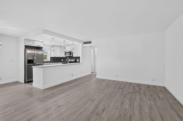 212 Monaco E, Delray Beach FL 33446 - Delray Beach, FL - Photo 6