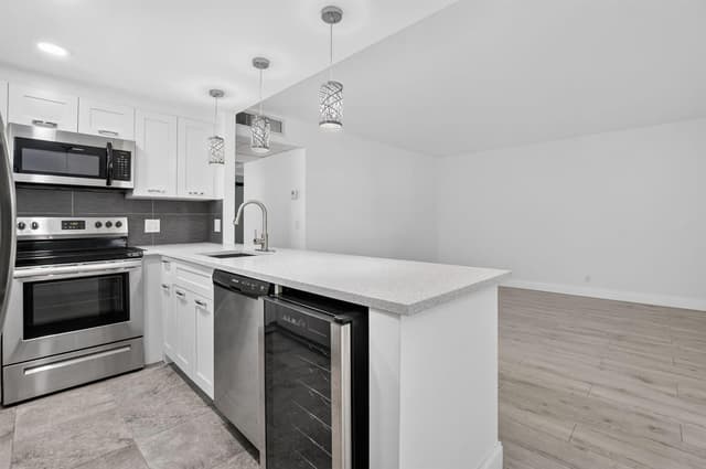 212 Monaco E, Delray Beach FL 33446 - Delray Beach, FL - Photo 4