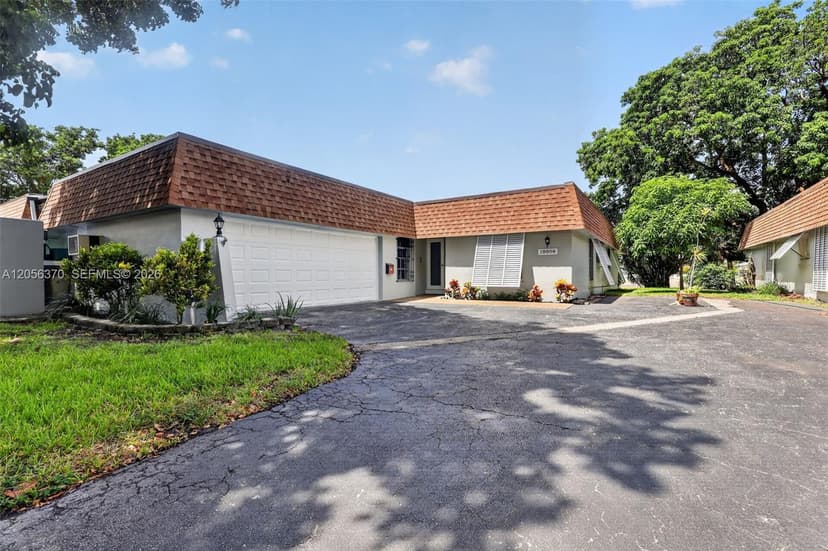 18808 W Lake Dr, Hialeah FL 33015