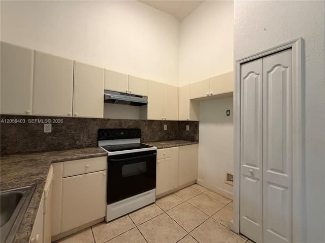 1661 SE 28th St # 204, Homestead FL 33035 - Homestead, FL - Photo 2