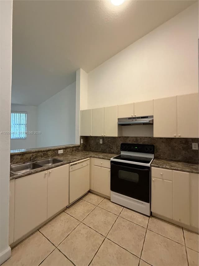 1661 SE 28th St # 204, Homestead FL 33035 - Homestead, FL - Photo 3
