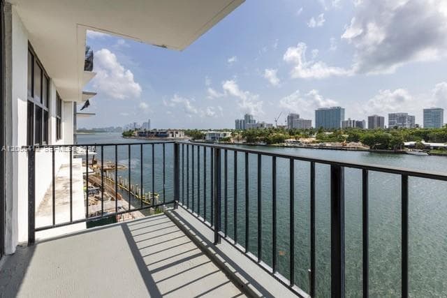 10101 E Bay Harbor Dr # 504, Bay Harbor Islands FL 33154