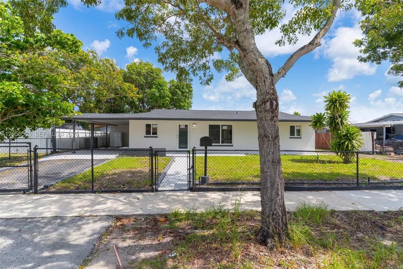 4513 NW 203rd Ter, Miami Gardens FL 33055