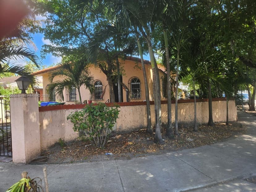 2054 SW 5th St, Miami FL 33135