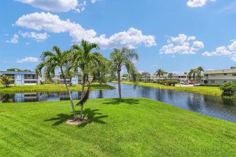 359 Saxony Trail # H, Delray Beach FL 33446