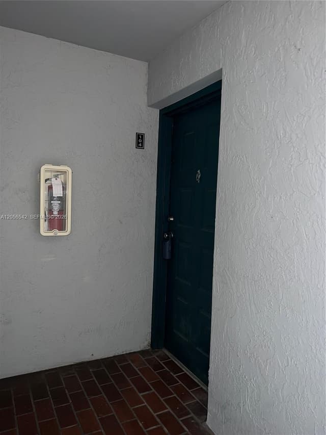 7235 NW 179th St # 104, Hialeah FL 33015 - Hialeah, FL - Photo 2