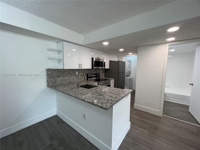 7235 NW 179th St # 104, Hialeah FL 33015 - Hialeah, FL - Photo 7
