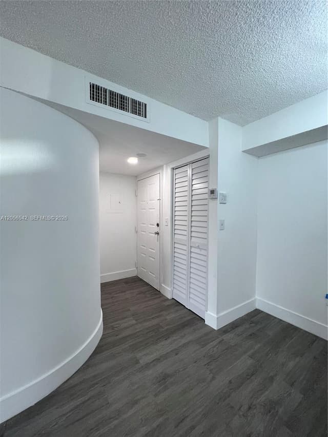 7235 NW 179th St # 104, Hialeah FL 33015 - Hialeah, FL - Photo 3