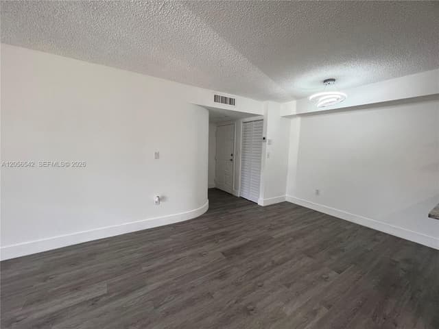7235 NW 179th St # 104, Hialeah FL 33015 - Hialeah, FL - Photo 4