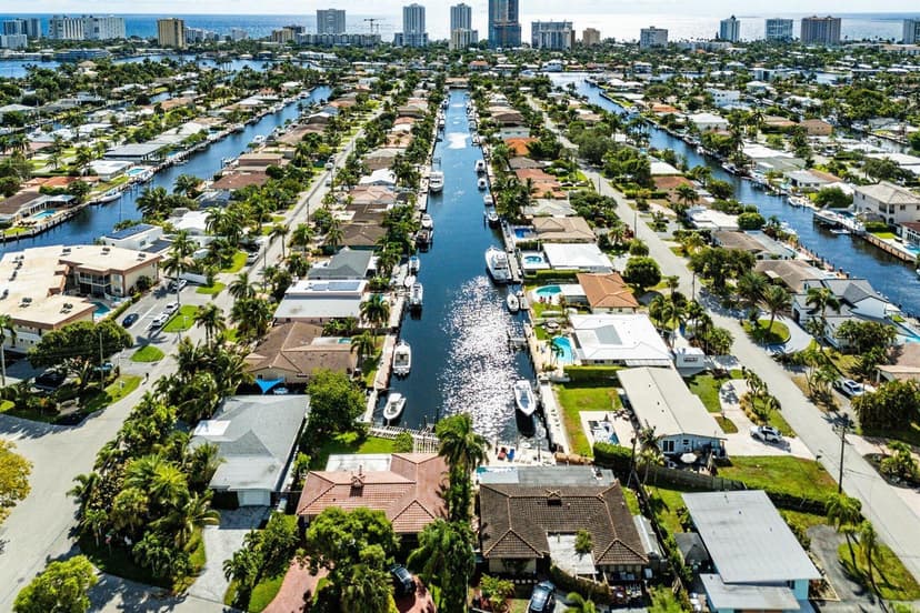 2200 SE 9TH Street, Pompano Beach FL 33062