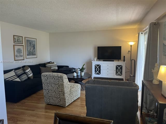 13500 SW 1st St # 308U, Pembroke Pines FL 33027 - Pembroke Pines, FL - Photo 2