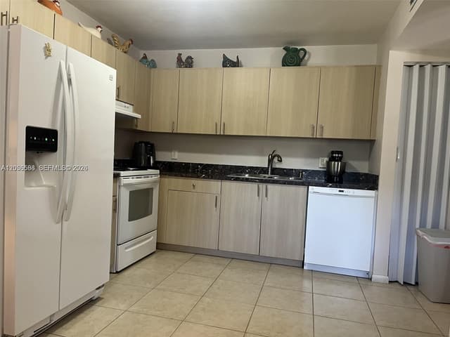 13500 SW 1st St # 308U, Pembroke Pines FL 33027 - Pembroke Pines, FL - Photo 3