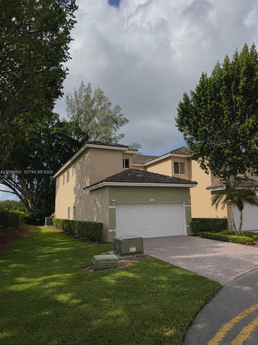 1690 SE 24th Ct, Homestead FL 33035