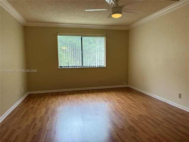 435 Lakeview Dr # 201, Weston FL 33326 - Weston, FL - Photo 5