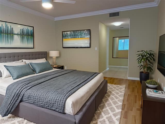 435 Lakeview Dr # 201, Weston FL 33326 - Weston, FL - Photo 4