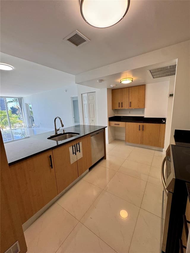 10275 Collins Ave # 316, Bal Harbour FL 33154 - Bal Harbour, FL - Photo 3