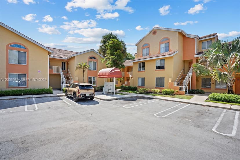 927 Coral Club Dr # 927, Coral Springs FL 33071