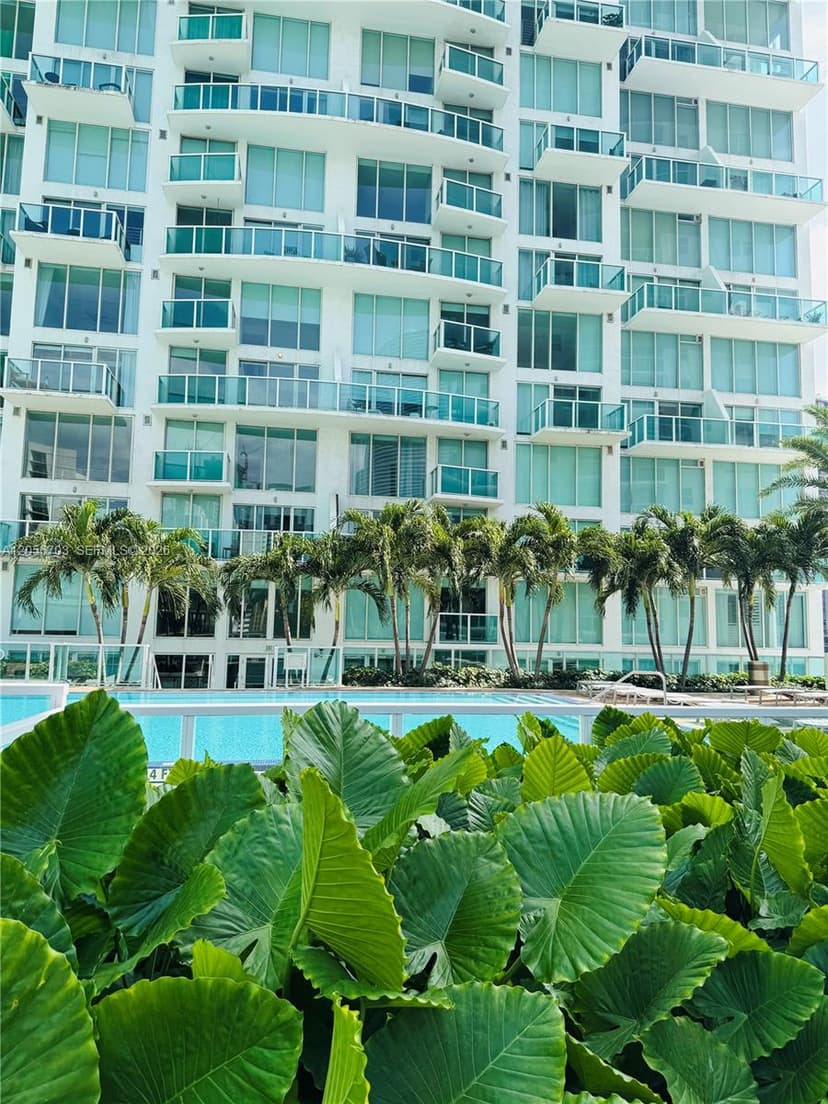 41 SE 5th # 2204, Miami FL 33131