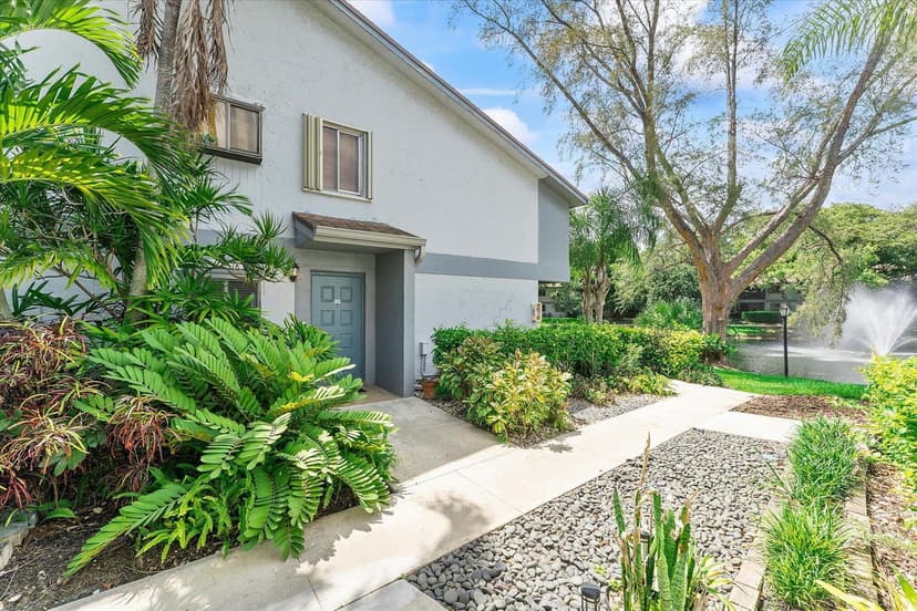 2705 S OAKLAND FOREST Drive # 104, Oakland Park FL 33309