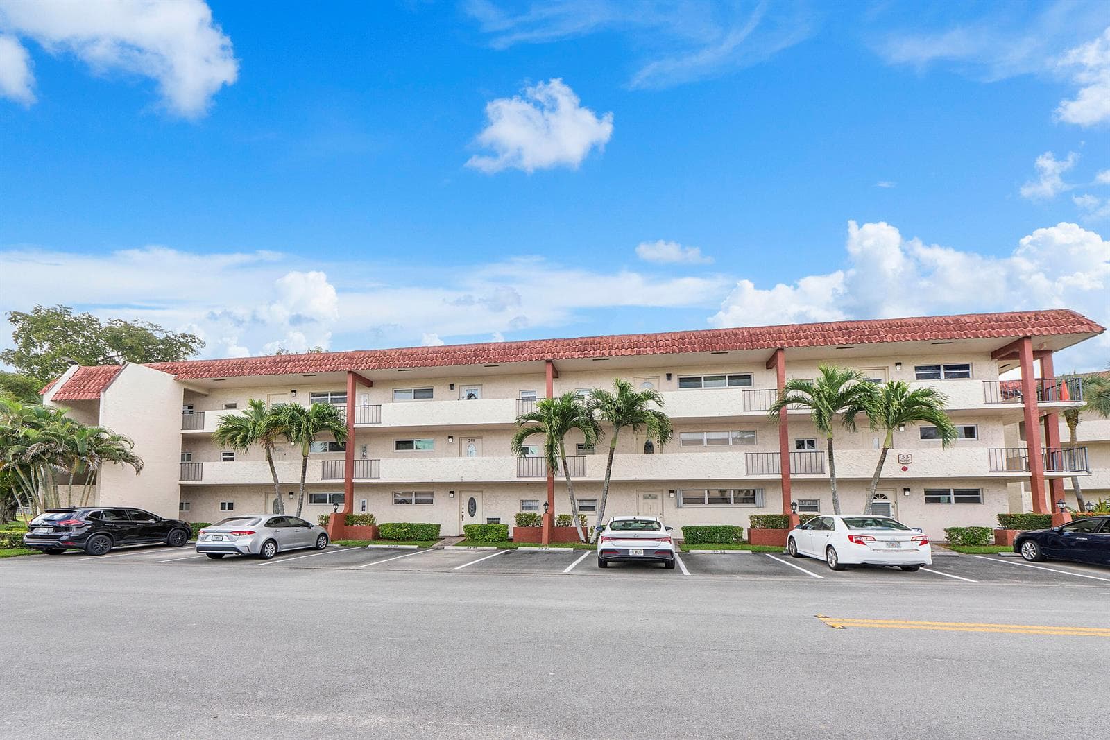 8990 S Hollybrook Boulevard # 209, Pembroke Pines FL 33025 - Pembroke Pines, FL - Photo 1