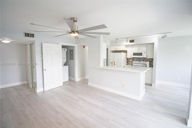 2600 S University Dr # 228, Davie FL 33328 - Davie, FL - Photo 6