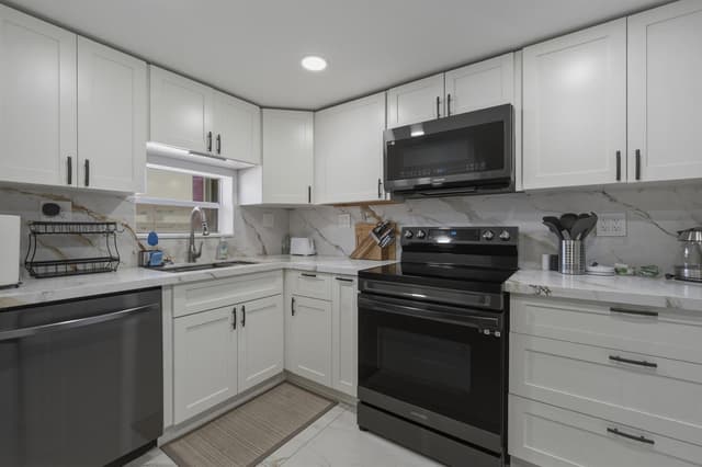 9823 S Hollybrook Lake Drive # 206, Pembroke Pines FL 33025 - Pembroke Pines, FL - Photo 2