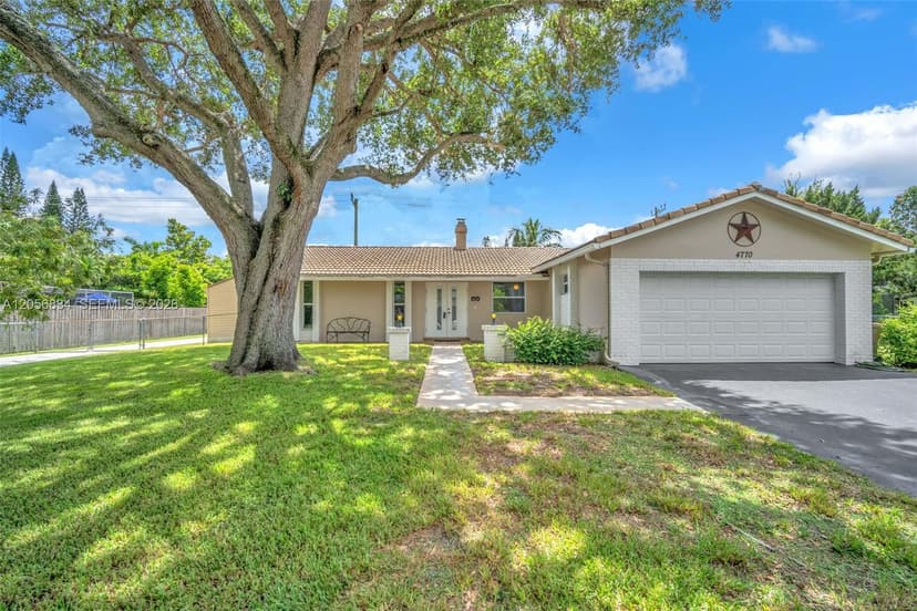 4770 SW 70th Ter, Davie FL 33314