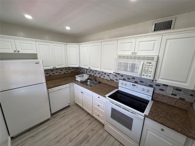 2710 Riverside Drive # A, Coral Springs FL 33065 - Coral Springs, FL - Photo 5