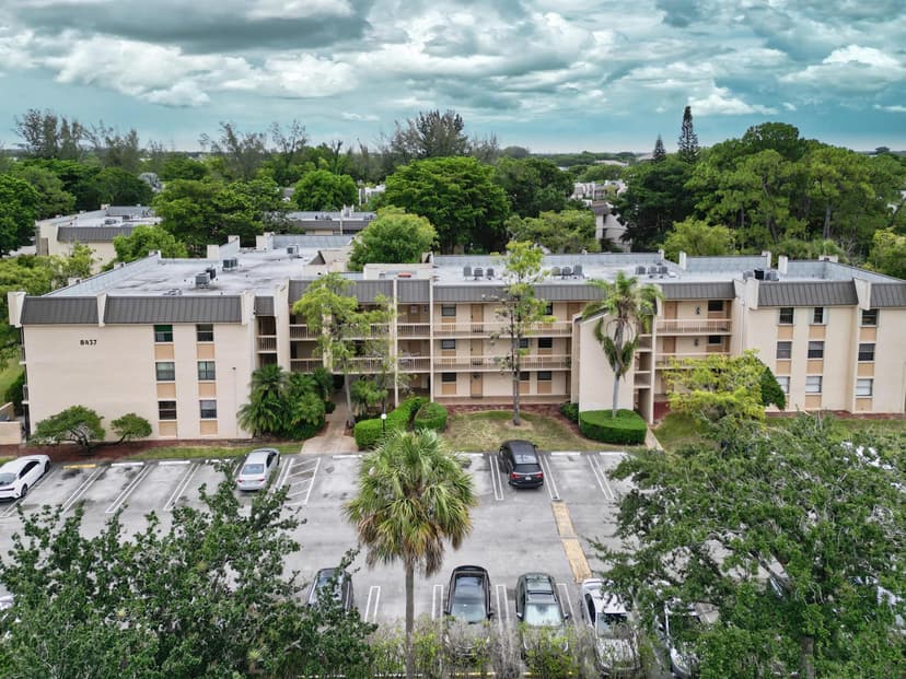 8437 Forest Hills Drive # 207, Coral Springs FL 33065