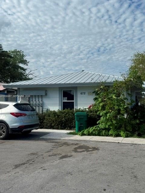 678 NW 14th St, Florida City FL 33034 - Florida City, FL - Photo 2