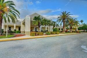 4701 Martinique Drive # L2, Coconut Creek FL 33066 - Coconut Creek, FL - Photo 3
