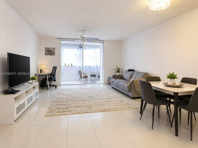 301 NE 14th Ave # 507, Hallandale Beach FL 33009 - Hallandale Beach, FL - Photo 2
