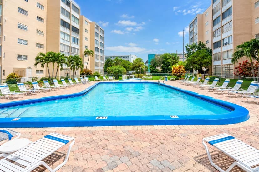 301 NE 14th Ave # 507, Hallandale Beach FL 33009