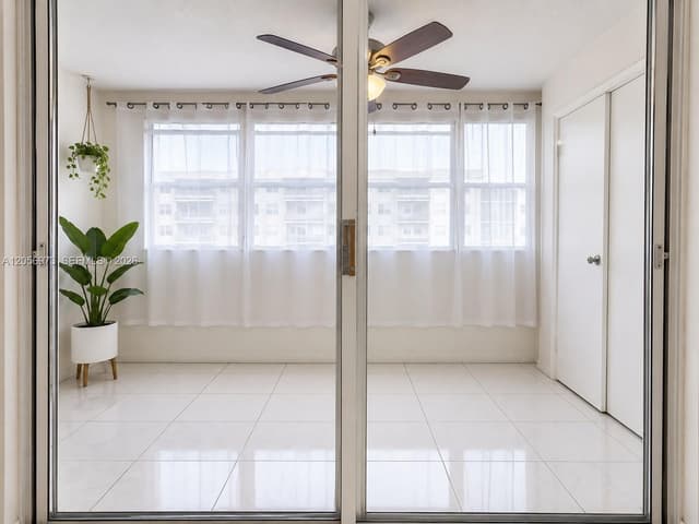 301 NE 14th Ave # 507, Hallandale Beach FL 33009 - Hallandale Beach, FL - Photo 4
