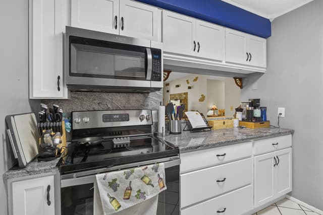 12027 GREENWAY Circle S # 204, Royal Palm Beach FL 33411 - Royal Palm Beach, FL - Photo 2