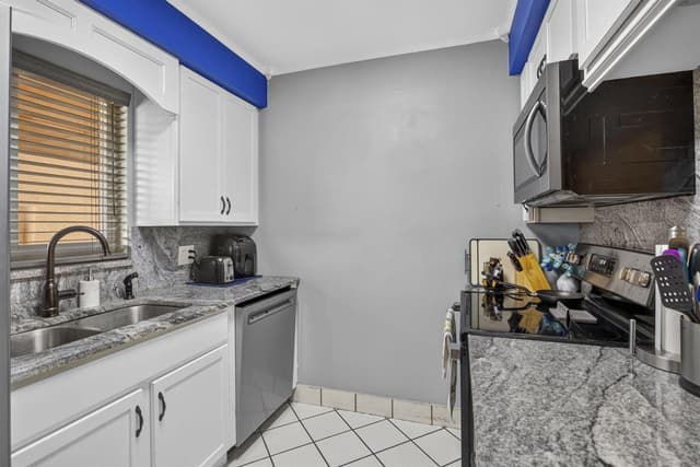12027 GREENWAY Circle S # 204, Royal Palm Beach FL 33411 - Royal Palm Beach, FL - Photo 6