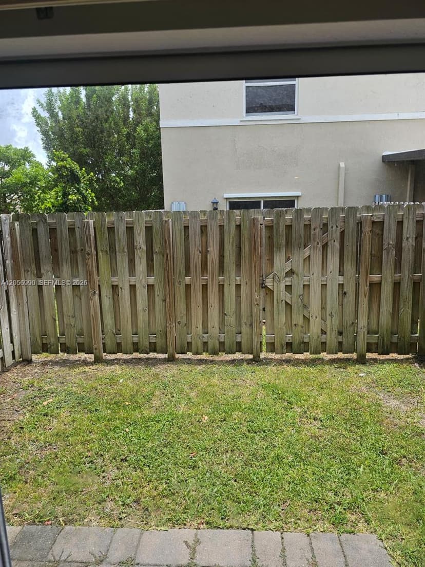 561 NE 5th St, Florida City FL 33034