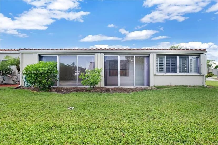 2532 Boundbrook Drive S # 104, Palm Springs FL 33406