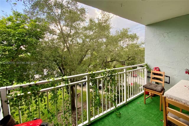 9357 Fontainebleau Blvd # D420, Miami FL 33172 - Miami, FL - Photo 4