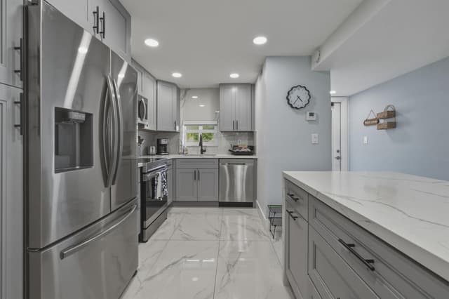 9823 S Hollybrook Lake Drive # 104, Pembroke Pines FL 33025 - Pembroke Pines, FL - Photo 2