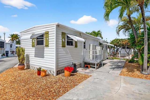 5 Cedar Drive, Briny Breezes FL 33435 - Briny Breezes, FL - Photo 4