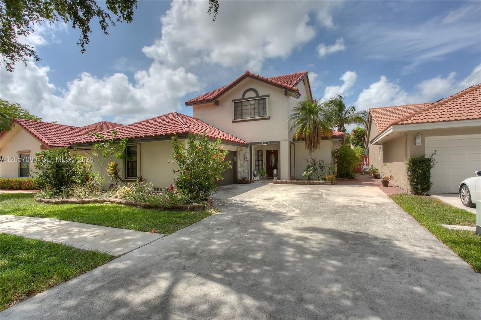 9521 NW 18th Mnr, Plantation FL 33322 - Plantation, FL - Photo 1