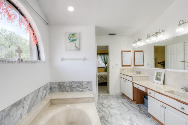 9521 NW 18th Mnr, Plantation FL 33322 - Plantation, FL - Photo 5