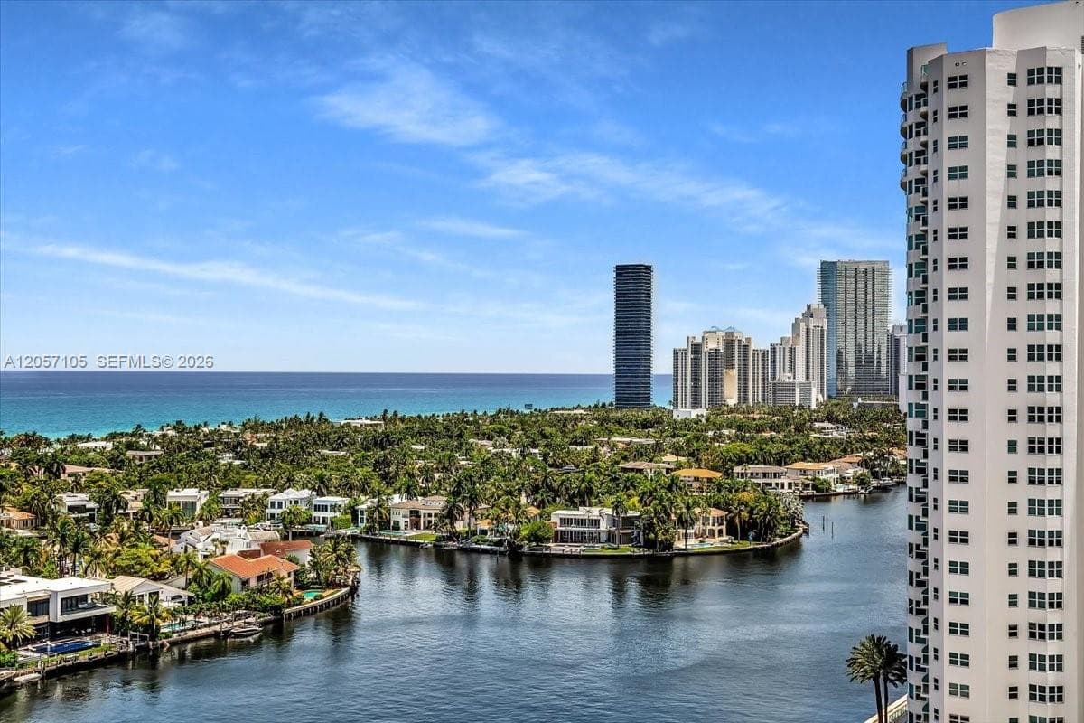 20515 E Country Club Dr # 2048, Aventura FL 33180